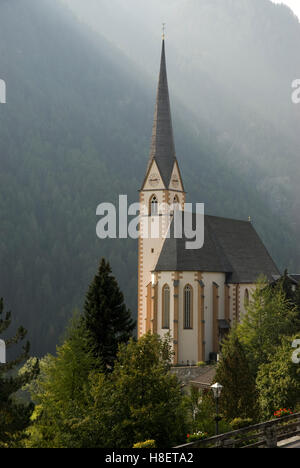 Chiesa di Heiligenblut a Mt. Grossglockner nel Nationalpark parco nazionale degli Alti Tauri, Carinzia, Austria Foto Stock