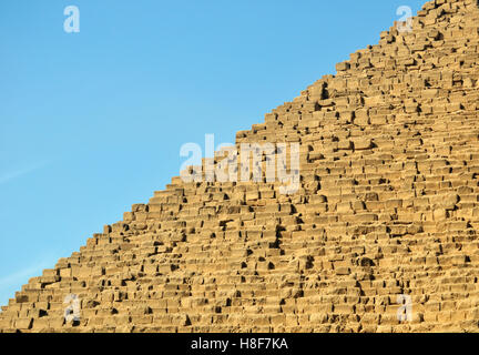 Dettaglio dei blocchi di pietra della Grande Piramide di Giza, piramide di Khufu o Cheope, Necropoli di Giza vicino al Cairo, Egitto, Nord Africa Foto Stock