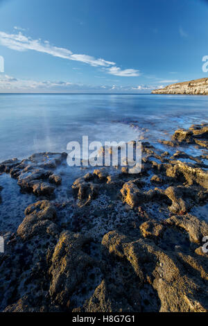 Sunrise a Cava Seacombe vicino a Swanage, Dorset. Questa costa è noto come Foto Stock