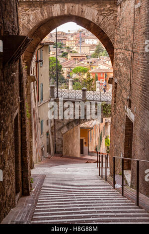 Via dell' Acquedotto a Perugia, Umbria. Foto Stock