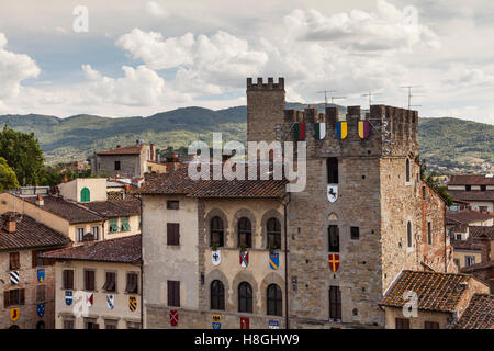 I tetti di Piazza Grande, Arezzo, Italia. Foto Stock