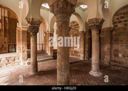 La Moschea del Cristo de la Luz a Toledo, Spagna. Costruito nel 999, la Moschea del Cristo de la Luz è un raffinato esempio di archi moreschi Foto Stock