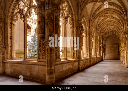 Il chiostro Monasterio de San Juan de los Reyes in Toledo, Spagna. Foto Stock