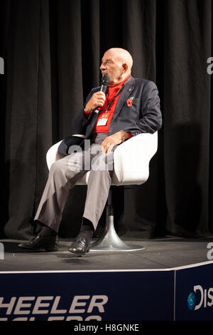 Birmingham, Regno Unito. 12 Novembre, 2016. Classic Motor Show 2016 al NEC di Birmingham. Sir Stirling Moss sul Wheeler Dealer Live stage parlare della sua storia delle corse Credito: Steven roe/Alamy Live News Foto Stock