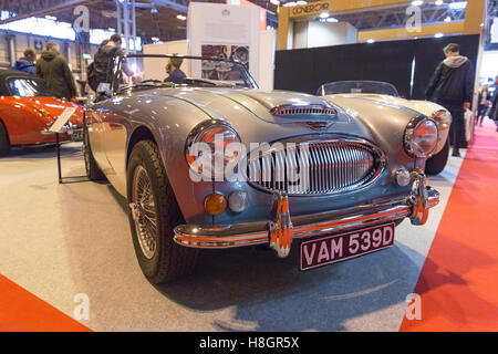 Birmingham, Regno Unito. 12 novembre 2016. Classic Cars in esposizione presso il National Exhibition Centre. Credito: Andrew Plummer/Alamy Live News Foto Stock