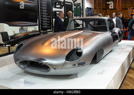 Birmingham, Regno Unito. 12 novembre 2016. Classic Cars in esposizione presso il National Exhibition Centre. Credito: Andrew Plummer/Alamy Live News Foto Stock