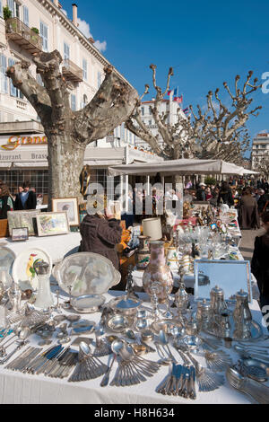 Frankreich, Cote d Azur, Cannes, Antiquitätenmarkt am Hotel Splendide Foto Stock