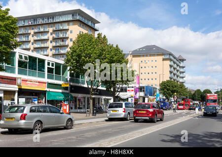 High Street, Feltham, London Borough di Hounslow, Greater London, England, Regno Unito Foto Stock