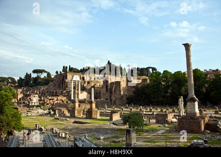 Foro di Cesare Roma, Foro Romano Via dei Fori Imperiali di Roma, lazio, L'Italia, Europa Foto Stock