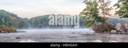 Harriman State Park, nello Stato di New York il lago a inizio autunno Foto Stock