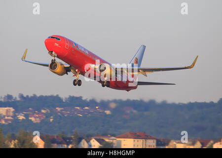 Stoccarda/Germania Marzo 14, 2016:Boeing 737 dalla TUI all'Aeroporto di Stoccarda. Foto Stock