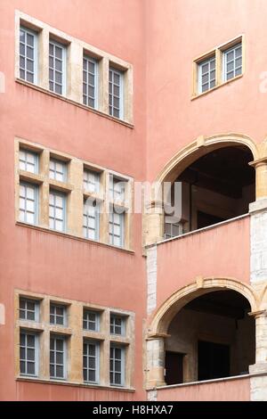 Edificio storico e la Vecchia Lione. Il Vieux Lyon è il più grande quartiere rinascimentale di Lione nel quinto arrondissement, Francia Foto Stock