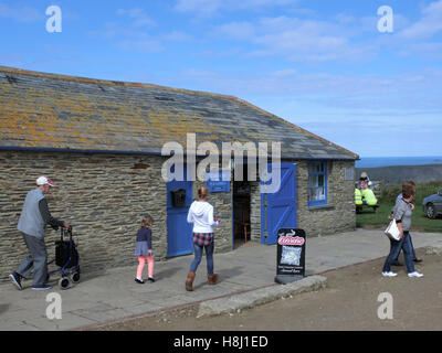 Cafe a Carnewas Point & Bedruthan Steps, North Cornwall, England, Regno Unito Foto Stock