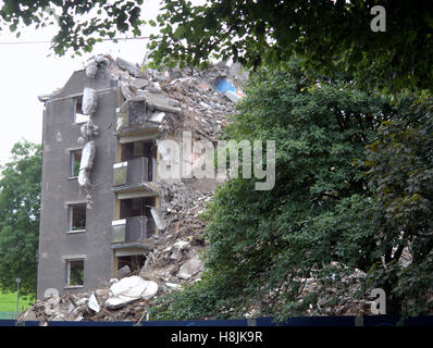 Demolizione di Glasgow blocchi a torre alta appartamenti o grattacieli Foto Stock