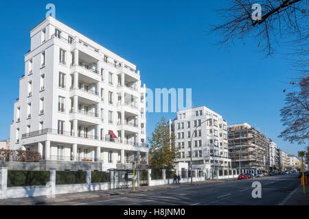 Nuovo alloggiamento di lusso lo sviluppo a Am Schweizer Garten gentrified nel quartiere di Prenzlauer Berg di Berlino Germania Foto Stock