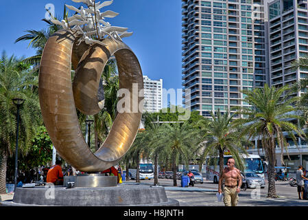 Pattaya centro città e fulcro della città. Thailandia, S. E. Asia Foto Stock