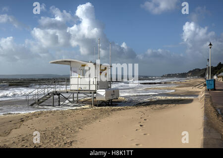 La vita della stazione di guardia sul Bournemouth Beach Front Foto Stock