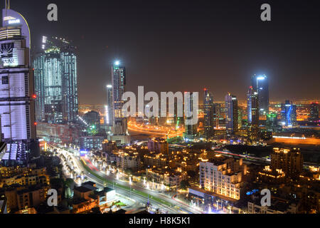 Vista aerea di Dubai a notte Foto Stock