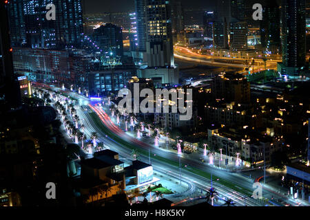 Vista aerea di Dubai a notte Foto Stock