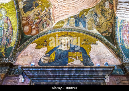 ISTANBUL, Turchia - 13 ottobre 2016: i mosaici del soffitto della chiesa bizantina di Chora ad Istanbul in Turchia. Foto Stock