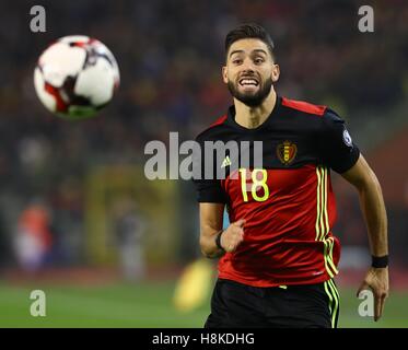 Bruxelles, Belgio. Xiii Nov, 2016. Belga Yannick Ferreira-Carrasco vies per la palla durante la Coppa del Mondo di calcio 2018 match di qualificazione tra il Belgio e l'Estonia al King Baudouin Stadium di Bruxelles, Belgio, nov. 13, 2016. Il Belgio ha vinto 8-1. Credito: Gong Bing/Xinhua/Alamy Live News Foto Stock