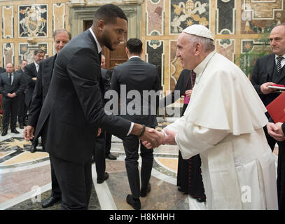 Vaticano. Xiv Nov, 2016. Jonathan TAH, DFB16 calcio tedesco National Team visita il Papa Francesco in un udienza privata in Vaticano a novembre 14, 2016 Credit: Peter Schatz/Alamy Live News Foto Stock