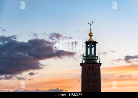 Stoccolma, Svezia - una torre di Gamla Stan, altrimenti chiamato la Città Vecchia è uno dei più grandi e meglio conservate città medievale Foto Stock