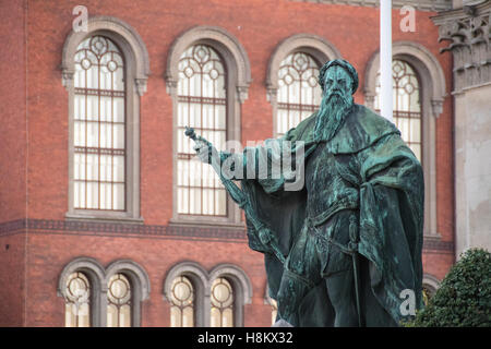 Stoccolma, Svezia - una statua in Gamla Stan, altrimenti chiamato la Città Vecchia è uno dei più grandi e meglio conservate città medievale Foto Stock