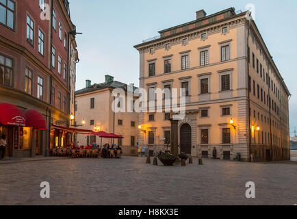 Stoccolma, Svezia - una strada laterale nel quartiere Gamla Stan, altrimenti chiamato la Città Vecchia è uno dei più grandi e meglio conservate medieval Foto Stock