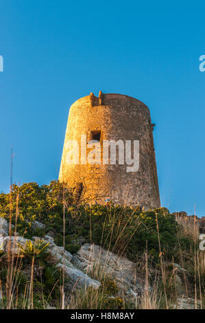 Torre di difesa sulla costa di Maiorca, Cap Formentor Foto Stock