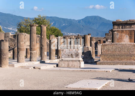 Rovine di Pompei antica città romana distrutta durante una catastrofica eruzione del Vulcano Monte Vesuvio nel 79 d.c. Foto Stock