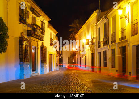 Notte street nella Città Vecchia di Ronda, Spagna Foto Stock