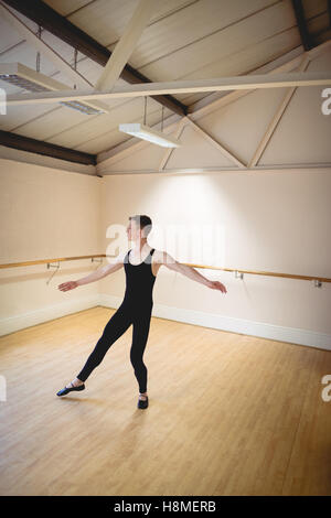 Praticanti ballerino di danza di balletto Foto Stock