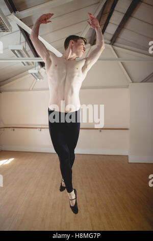 Praticanti ballerino di danza di balletto Foto Stock