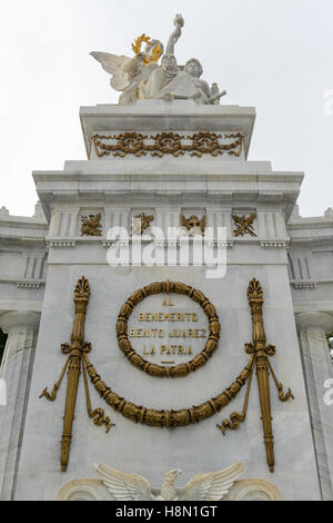 Monumento a Benito Juarez (Hemiciclo un Benito Juarez). Neoclassico monumento in marmo di Benito Juarez, Messico della prima ind Foto Stock