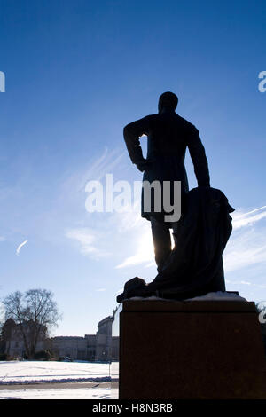 Germania, Essen, statua di Alfred Krupp (1812-1887) nel parco di Villa Huegel, mansion dell'industriale famiglia Krupp. Eur Foto Stock