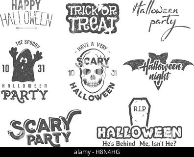 Halloween party 2016 etichette vintage, tee disegni con simboli spaventoso - ghost, bat, il cranio e la tipografia elementi. Utilizzare per la parte poster, volantini, inviti. Stampa su t shirt, carte di credito e altri dati di identità. Illustrazione Vettoriale