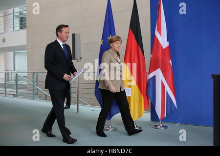 Primo Ministro del Regno Unito David Cameron a press briefing con il Cancelliere Angela Merkel, Maggio 29, 2015 a Berlino, Germania. Foto Stock