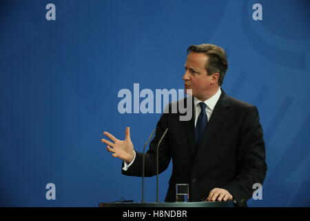 Primo Ministro del Regno Unito David Cameron a press briefing con il Cancelliere Angela Merkel, Maggio 29, 2015 a Berlino, Germania. Foto Stock