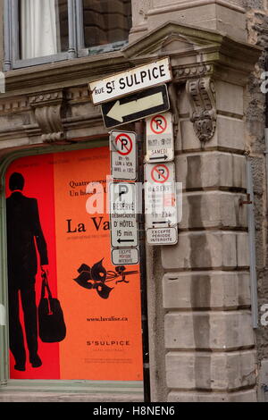 Nessun segno di parcheggio su St-Sulpice street in Old Montreal Foto Stock