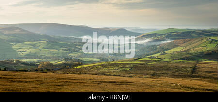 Autunno pennine sunrise uppermill mattina presto sunrise inversione di temperatura Foto Stock