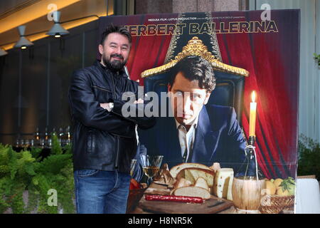 Roma, Italia. Xiv Nov, 2016. Il regista italiano Enrico Lando durante il photocall di 'Quel Bravo ragazzo' in Hotel Visconti Palace, Roma, Italia. © Matteo Nardone/Pacific Press/Alamy Live News Foto Stock