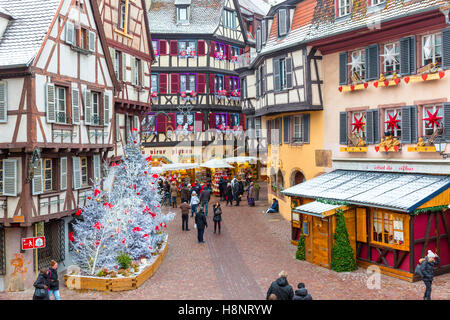 Il centro di Colmar a Natale, strada del vino, Haut-Rhin Alsace Francia Europa Foto Stock