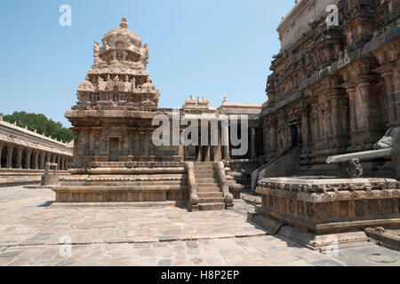 Chandikesvara tempio a nord del tempio Airavatesvara, Darasuram, Tamil Nadu, India. Vista da ovest. Foto Stock