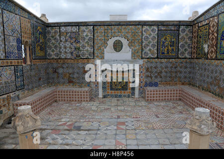 Vecchio mosaico su tetto, Città Vecchia, Tunisi, Tunisia Foto Stock