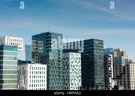 Nuovo utilizzo misto edifici su Oslo waterfront. Foto Stock
