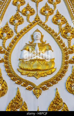 Ubon Ratchathani, Tailandia - 1 Gennaio 2016 : arte tailandese nella Pagoda a Phrathat Nong Bua tempio di Ubon Ratchathani, Thailandia su J Foto Stock