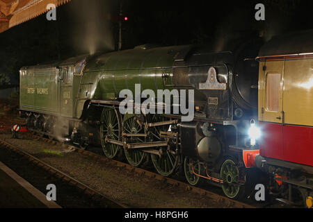 La nuova build 2008, Peppe LNER Classe A1 locomotiva a vapore 60163 Tornado overnighting a Baja Sardinia in Severn Valley Railway Foto Stock