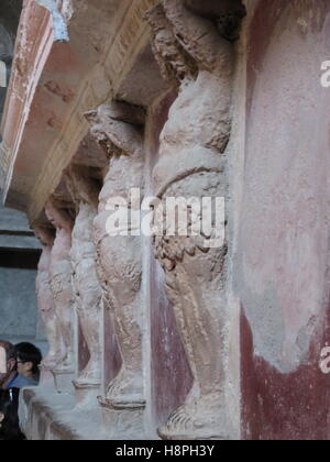 Pompei casa da bagno sculture a parete Foto Stock