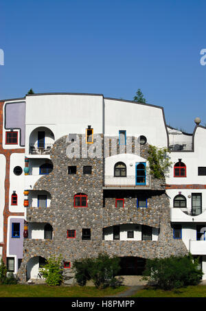 Cadipietra, Stone House Edificio del Rogner Spa Termale e complesso di hotel, disegnato da Friedensreich Hundertwasser, Bad Blumau Foto Stock